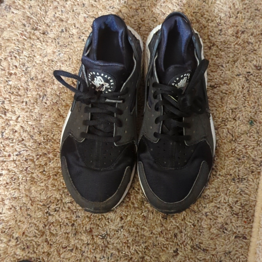 Black Huaraches